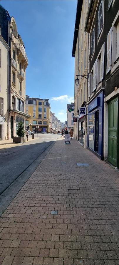 Golden Mont Centre Appartement Pau Exterior foto